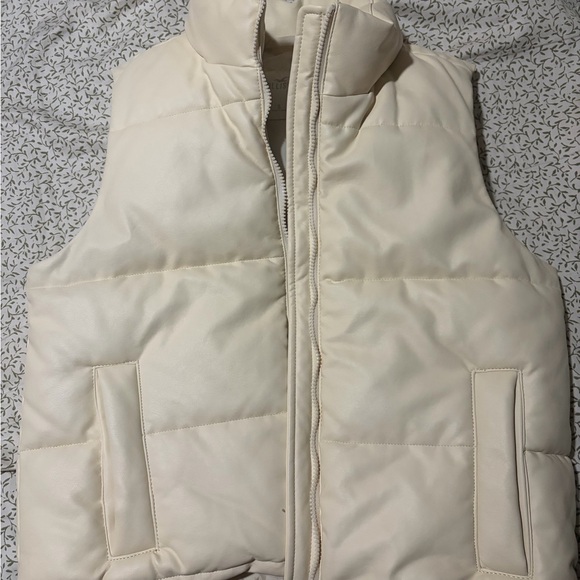 Hollister Jackets & Blazers - Hollister Light Tan Puffer Vest